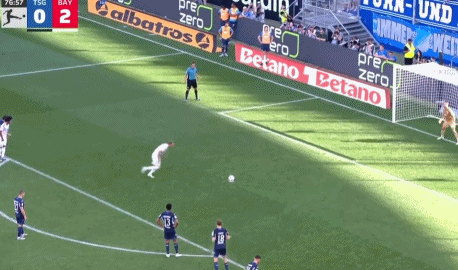 凯恩又戴帽！赛季第2次，7场狂轰13球，67场德甲已入70球